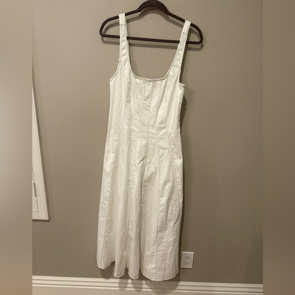 Petal & Pup Una Midi Dress in white - Picture 9 of 14